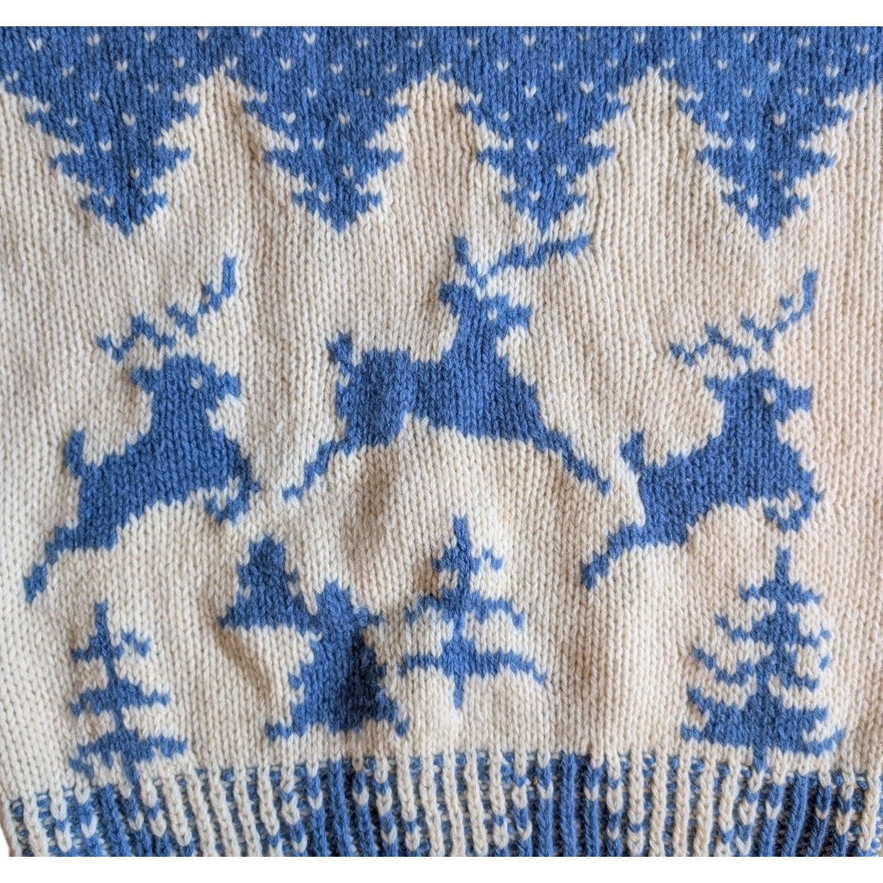 Vintage Woolrich Women's Blue Deer Wool Sweater – Size XL